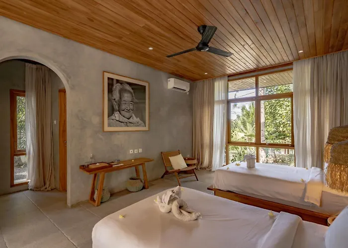 Amrani Diamond & Pool Villa *