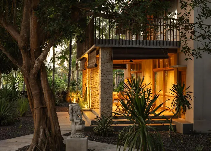 Amrani Diamond & Pool Villa *